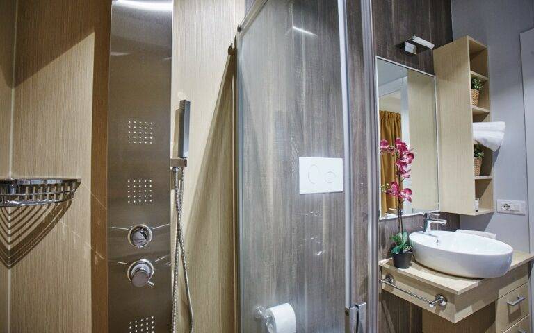 14-Dei-Fiori-camping-village-toilette-Chalet-Natura