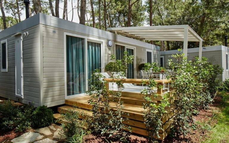 Chalet-Pineta-details-greenery